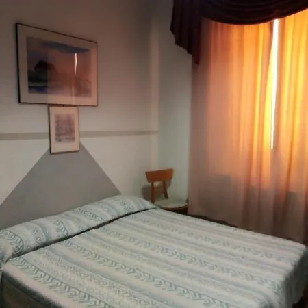 Niagara Hotel
